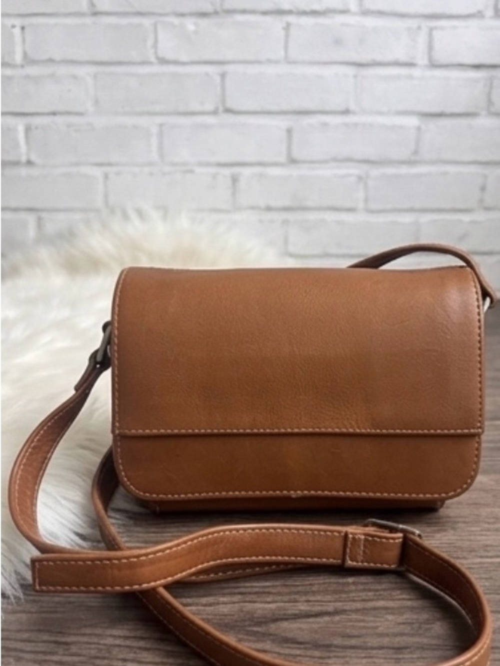 Piel Leather Vintage Crossbody Organizer Bag Saddle Brown Wallet Purse⁠ - Picture 2 of 9